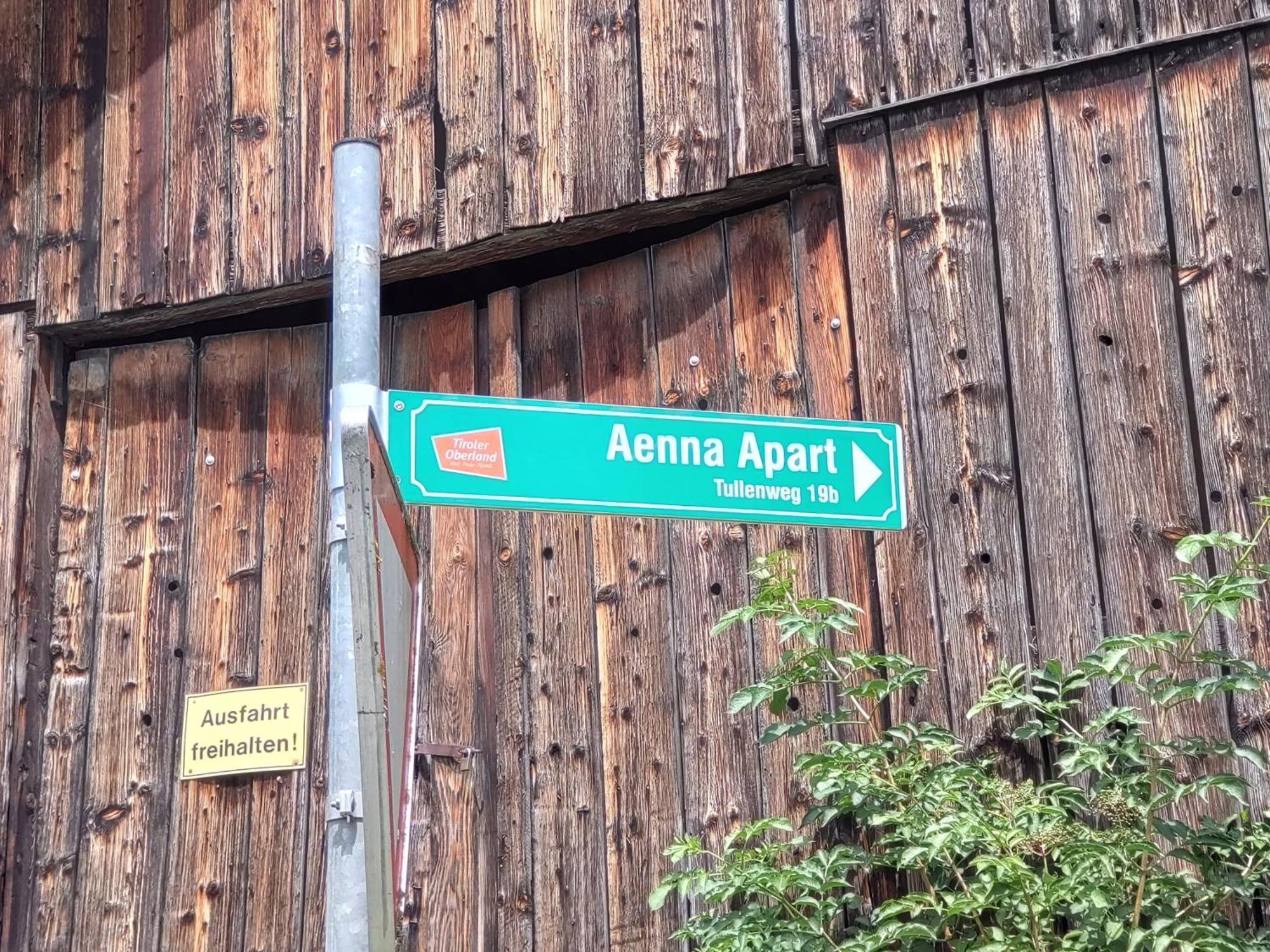 Aenna Apart بروتز المظهر الخارجي الصورة